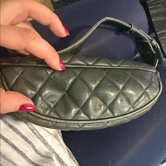 CHANEL Quilted Green Belt Bag (1990s) - Picture 8 of 8